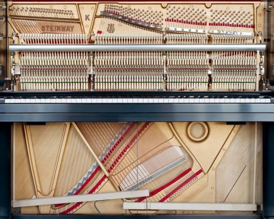 Φωτογραφίες αποκαλύπτουν πώς η Steinway δημιουργεί όμορφα πιάνα!